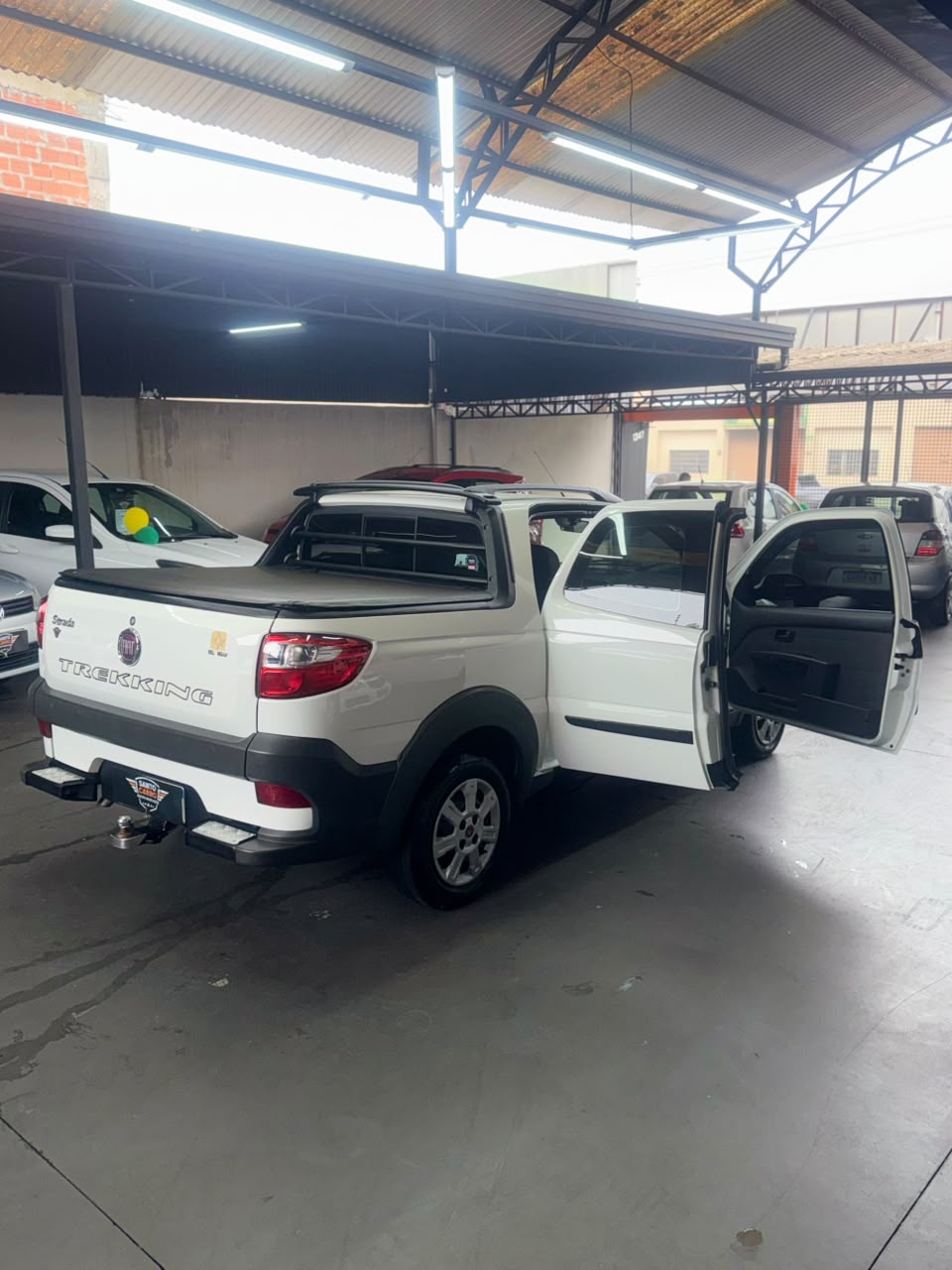 Fiat Strada Trekking 1.6 Flex Cabine Dupla - foto 6