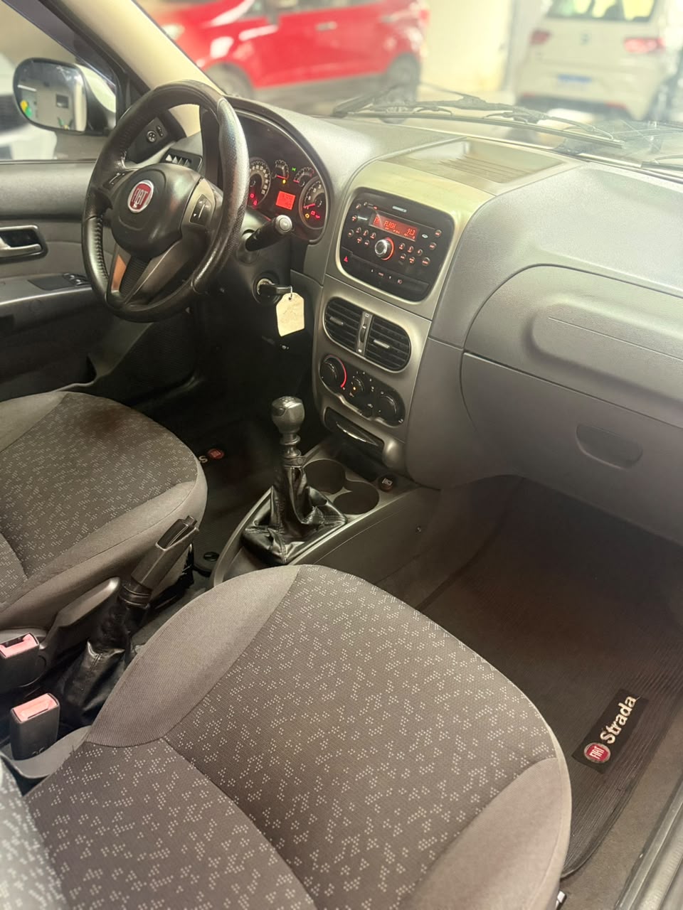 Fiat Strada Trekking 1.6 Flex Cabine Dupla - foto 13