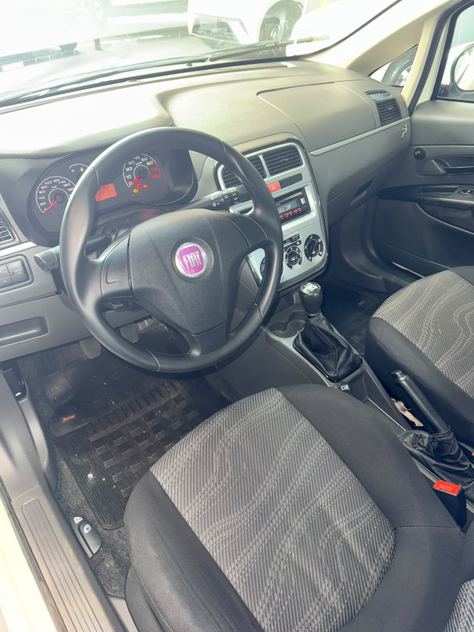 Fiat Punto Attractiv 1 4 Flex Fiat/punto Attractiv 1.4 Flex - foto 9